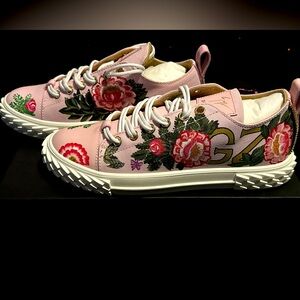 Swae Lee Zanotti’s White Floral Blabber